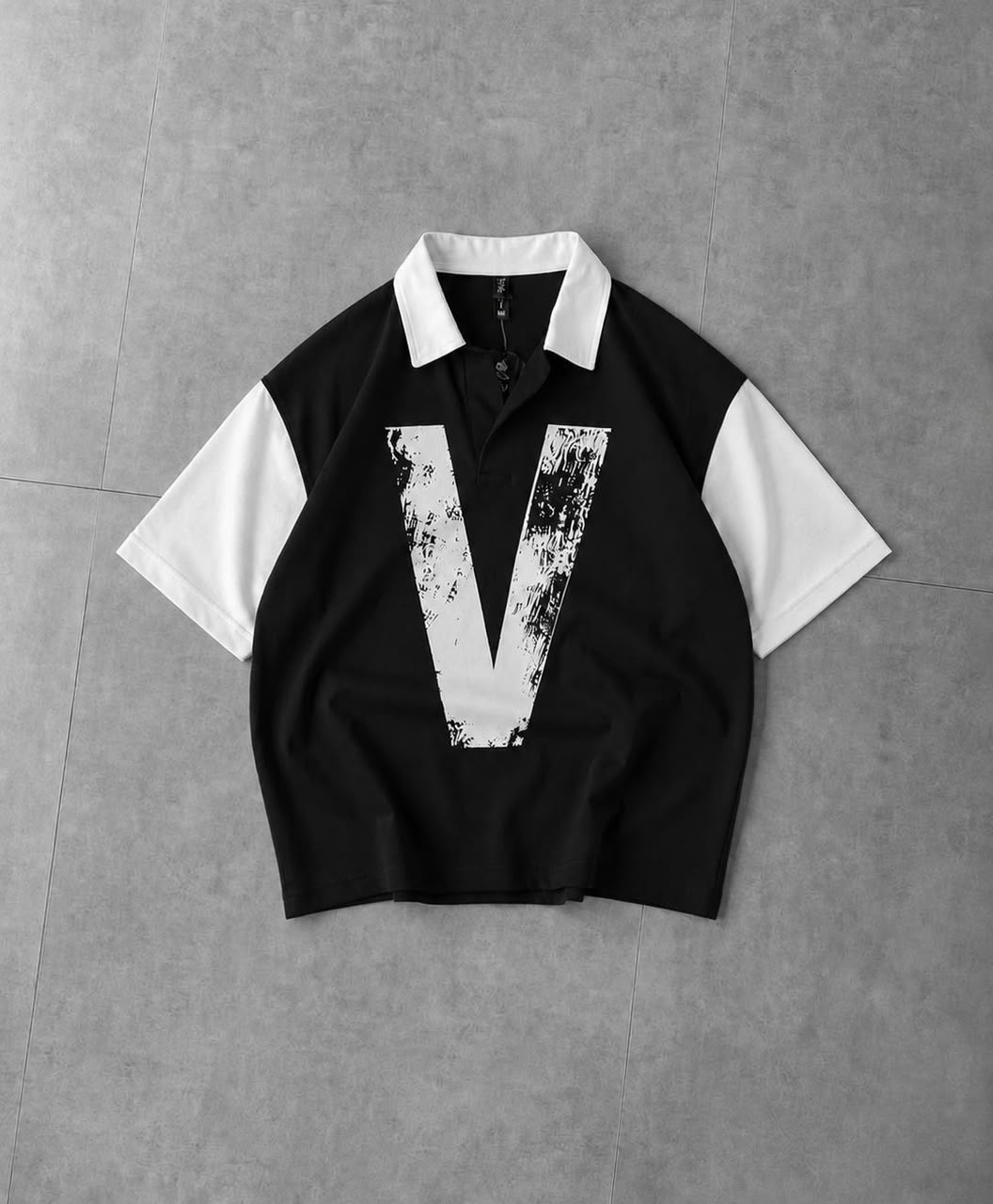 Men's Oversized "V" Print Contrast Polo T-Shirt — Sea Green with White Contrast